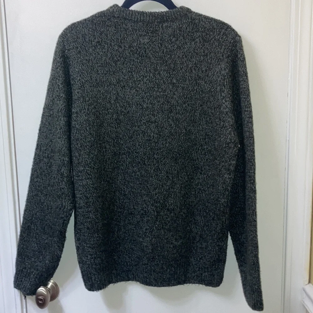 David Taylor Men’s Dark Gray Winter Sweater Medium